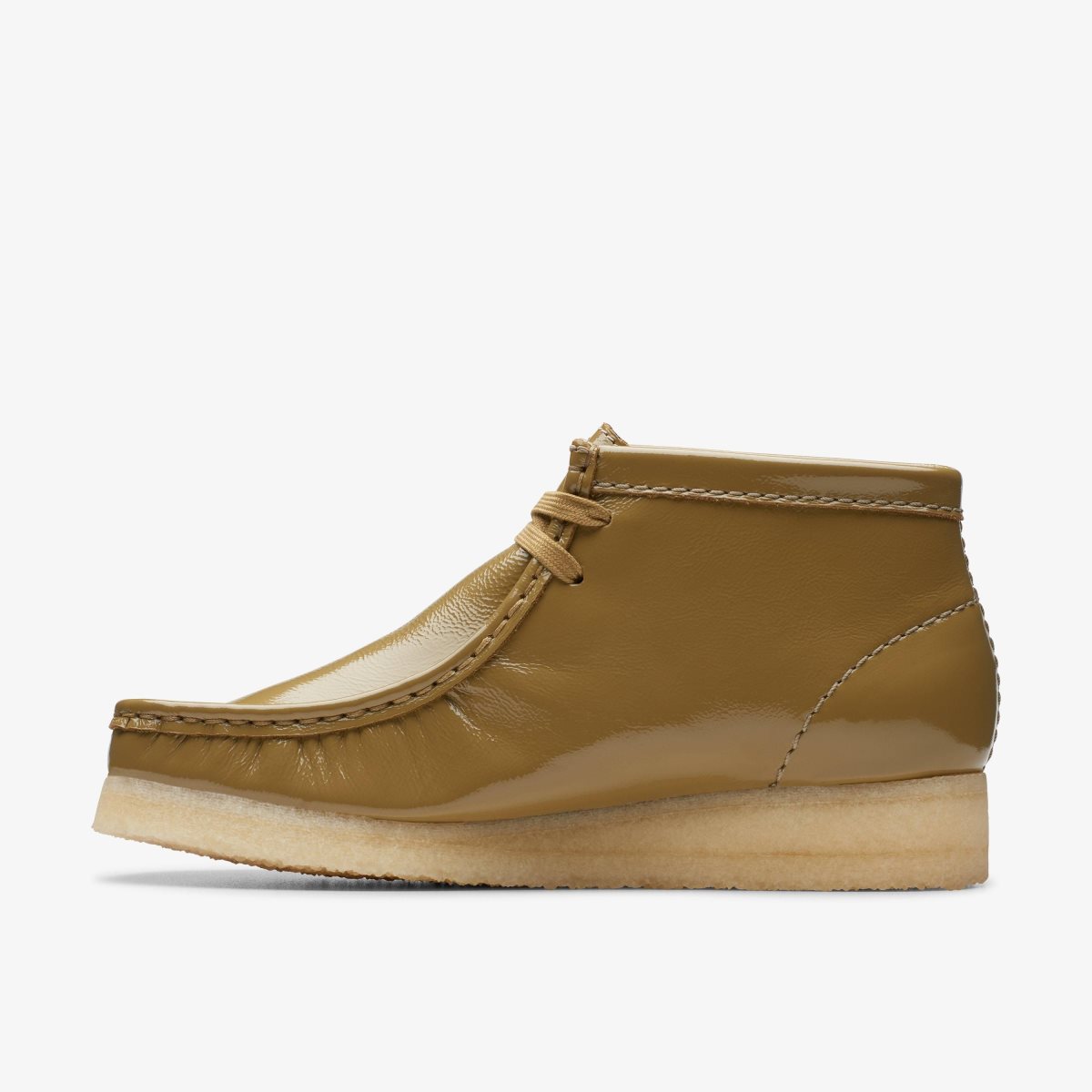 Botas Clarks Wallabee Boot Dark Olive Patent Mujer Verde Oliva Oscuro | UKEA-41768